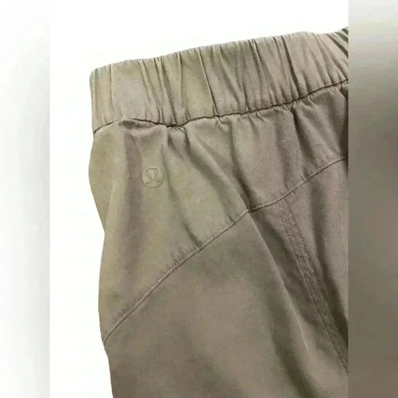 Lululemon Metropolis Maven High Rise Crop in Grey Sage Size 12 - Picture 9 of 12